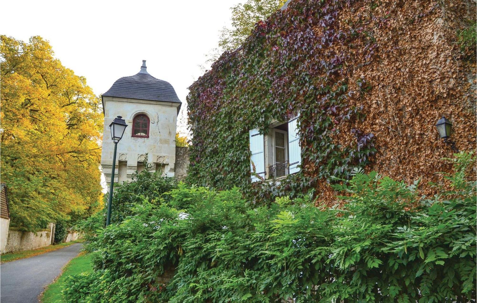 Cozy Home In Gennes With Kitchen Экстерьер фото